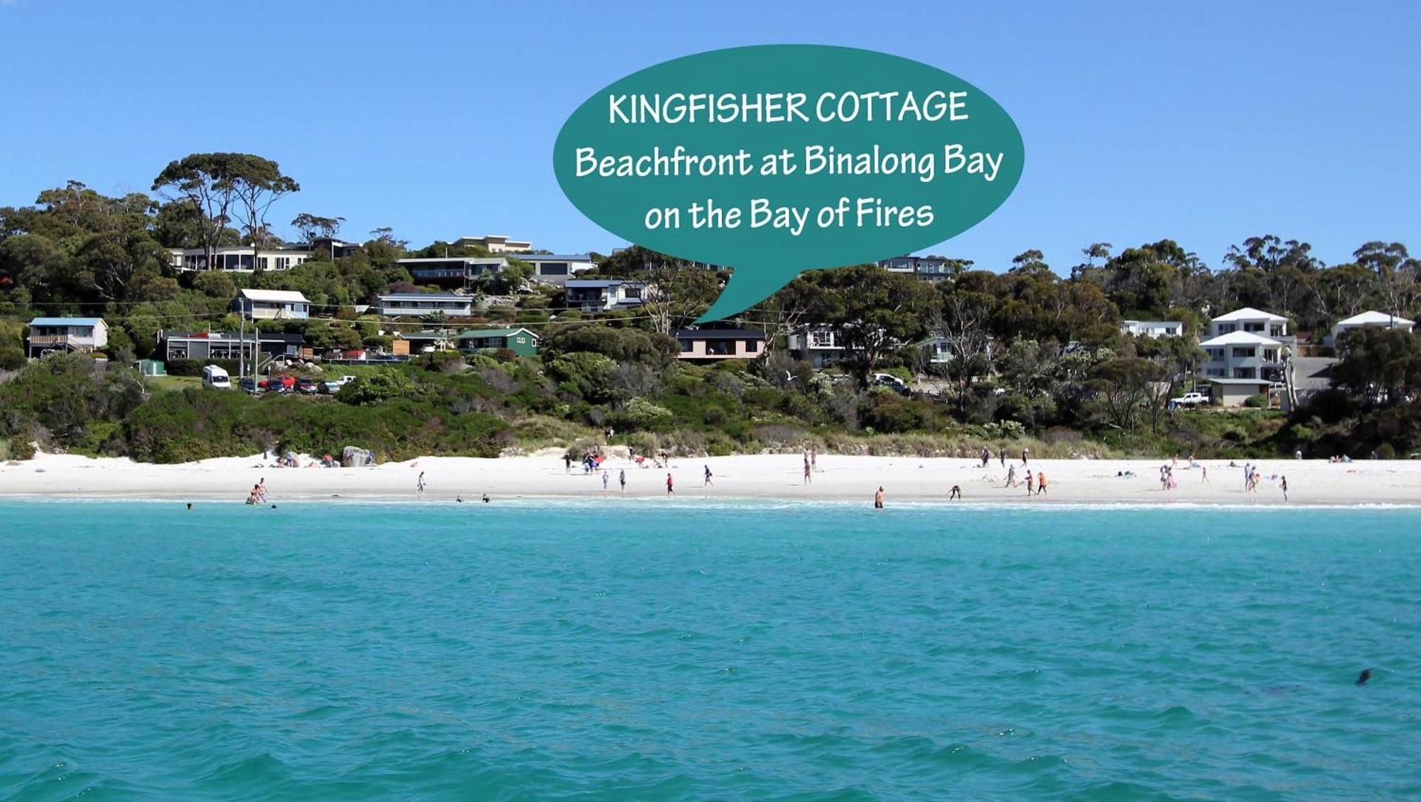 Kingfisher Cottage Beachfront At The Binalong Bay Exterior photo